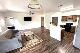 2831 Painted tr, Dallas, TX 75237 - Photo 2