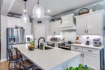 805 Woodhaven Court, Granbury, TX 76048 - Photo 10