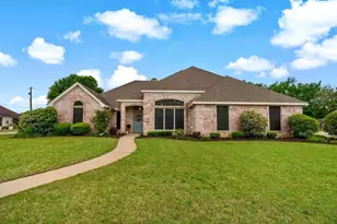 330 39th St SE, Paris, TX 75462 - Photo 1