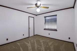 701 Del Mar Ln, Arlington, TX 76012 - Photo 18