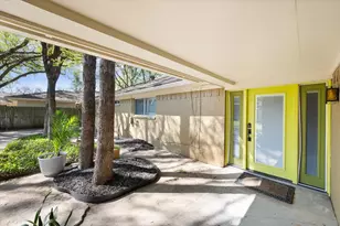 2003 Botts Dr, Arlington, TX 76012 - Photo 36