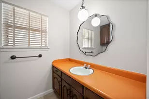 2003 Botts Dr, Arlington, TX 76012 - Photo 34