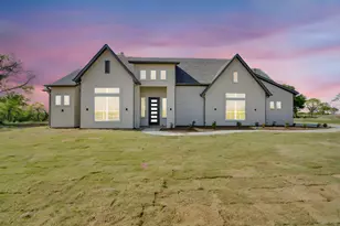 111 Barefoot Bay Blvd, Corsicana, TX 75109 - Photo 2