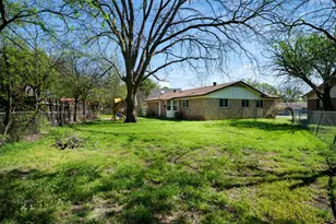 308 Jasmine Ct, Burleson, TX 76028 - Photo 20