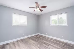 308 Jasmine Ct, Burleson, TX 76028 - Photo 12