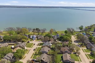 7801 Defender Ln, Rowlett, TX 75089 - Photo 32