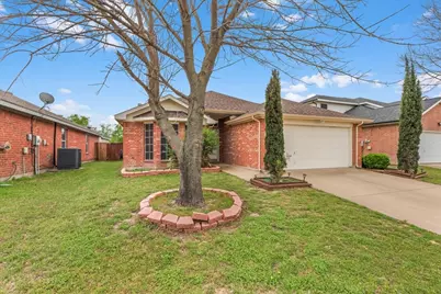 427 Cranbrook Lane, Grand Prairie, TX 75052 - Photo 1