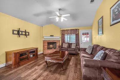 427 Cranbrook Lane, Grand Prairie, TX 75052 - Photo 4