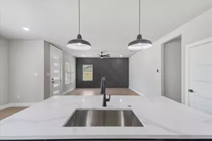 4417 Martin St, Fort Worth, TX 76119 - Photo 4