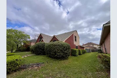 231 N Waterford Oaks Drive, Cedar Hill, TX 75104 - Photo 2