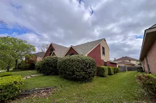 231 N Waterford Oaks Dr, Cedar Hill, TX 75104 - Photo 2