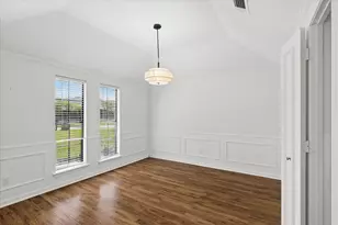 3129 Luallen Dr, Carrollton, TX 75007 - Photo 4