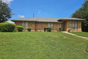 1340 Grand Teton Dr, DeSoto, TX 75115 - Photo 1