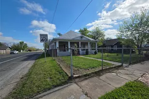 211 W Sabine St, Groesbeck, TX 76642 - Photo 30