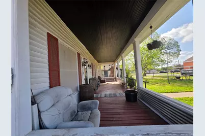 211 W Sabine Street, Groesbeck, TX 76642 - Photo 2