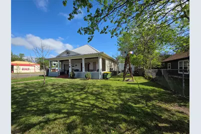 211 W Sabine Street, Groesbeck, TX 76642 - Photo 1