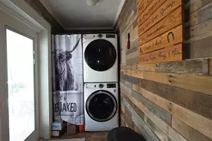 211 W Sabine St, Groesbeck, TX 76642 - Photo 18