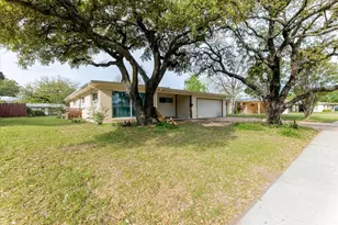 1910 Colony Dr, Irving, TX 75061 - Photo 24