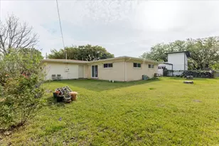 1910 Colony Dr, Irving, TX 75061 - Photo 38