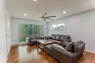 1910 Colony Dr, Irving, TX 75061 - Photo 4