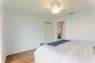 1910 Colony Dr, Irving, TX 75061 - Photo 32