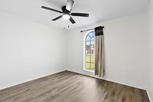 3242 Spring Meadow Ln, Grand Prairie, TX 75052 - Photo 22