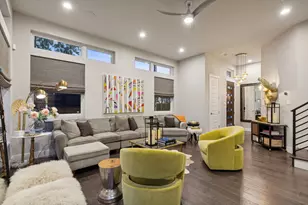 4327 Cabell Dr, Dallas, TX 75204 - Photo 4