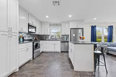 942 Longfellow Street, Waco, TX 76710 - Photo 10