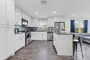 942 Longfellow St, Waco, TX 76710 - Photo 10