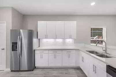 804 N Chandler Drive, Fort Worth, TX 76111 - Photo 8