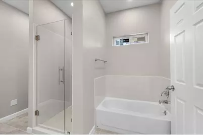 804 N Chandler Drive, Fort Worth, TX 76111 - Photo 14