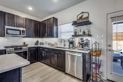 552 Brook View Drive, Van Alstyne, TX 75495 - Photo 8