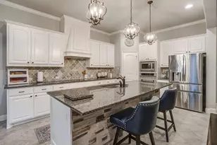 329 Madison St, Burleson, TX 76028 - Photo 12