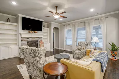 329 Madison Street, Burleson, TX 76028 - Photo 8