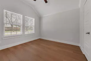 326 S Main St, Cedar Hill, TX 75104 - Photo 6