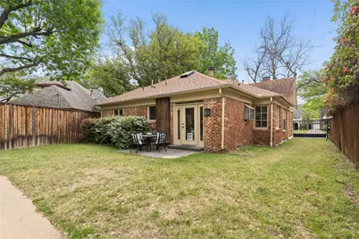 6417 Lakeshore Drive, Dallas, TX 75214 - Photo 22