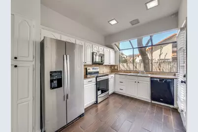 8901 Casa Drive, Irving, TX 75063 - Photo 10