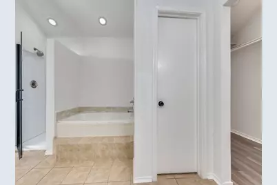 8901 Casa Drive, Irving, TX 75063 - Photo 22