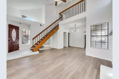 8901 Casa Drive, Irving, TX 75063 - Photo 4