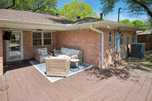 9906 Crestwick Dr, Dallas, TX 75238 - Photo 22