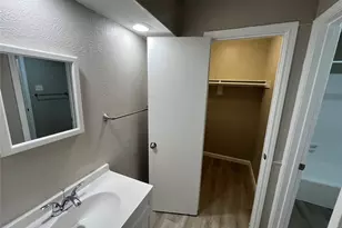 2050 Wellington Dr, Grand Prairie, TX 75051 - Photo 18