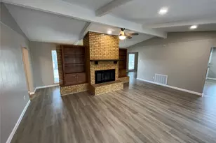 2050 Wellington Dr, Grand Prairie, TX 75051 - Photo 4