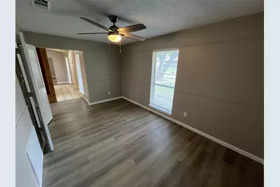 2050 Wellington Drive, Grand Prairie, TX 75051 - Photo 6