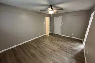 2050 Wellington Dr, Grand Prairie, TX 75051 - Photo 16