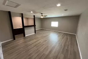 2050 Wellington Dr, Grand Prairie, TX 75051 - Photo 12