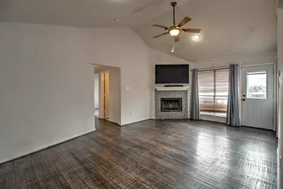 201 Teakwood Lane, Lewisville, TX 75067 - Photo 4