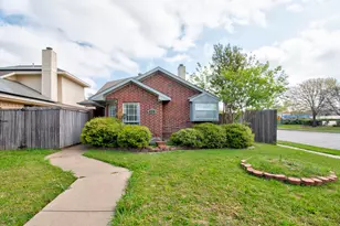 201 Teakwood Ln, Lewisville, TX 75067 - Photo 1