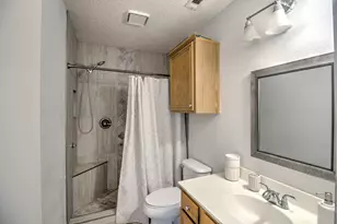 201 Teakwood Ln, Lewisville, TX 75067 - Photo 12