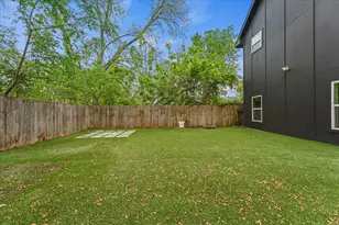 2403 Dathe St, Dallas, TX 75215 - Photo 24