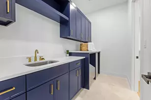 1967 Gallagher St, Dallas, TX 75212 - Photo 16